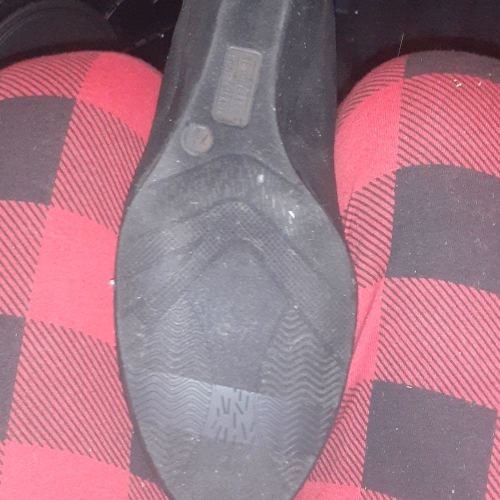 Heels - Picture 3 of 3